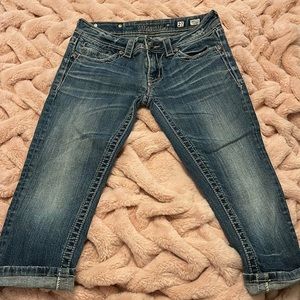 Women’s miss me capris